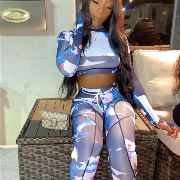 Two piece set - Picture 4 of 4